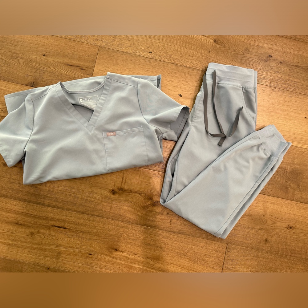 Figs set - Dusty blue Catarina top size small. HIGH RISE Zamora joggers size S